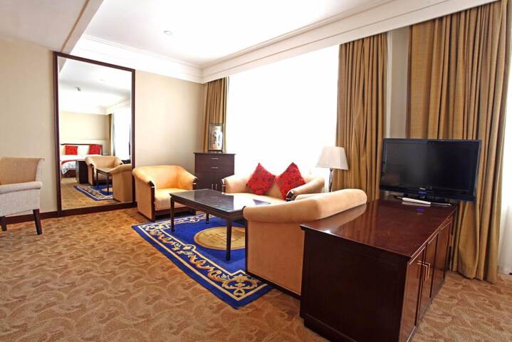 Room 21 of 48
