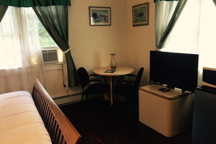 Room 183 of 246