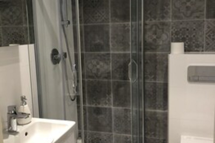 Room 3 of 27