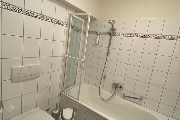 Room 16 of 46