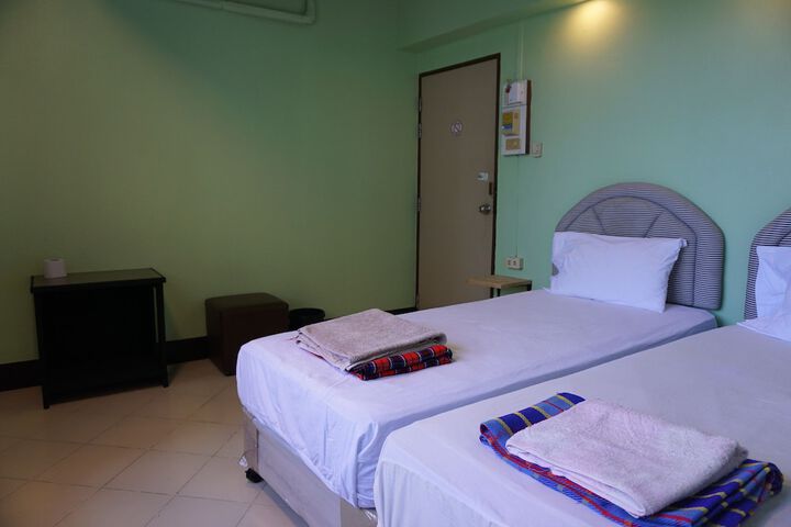 Room 13 of 49