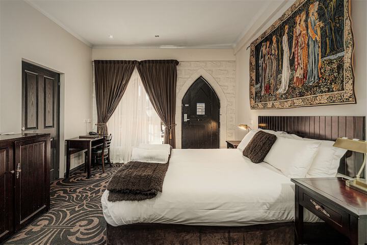 Room 13 of 78
