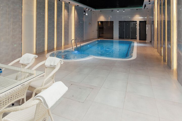 Pool 30 of 51