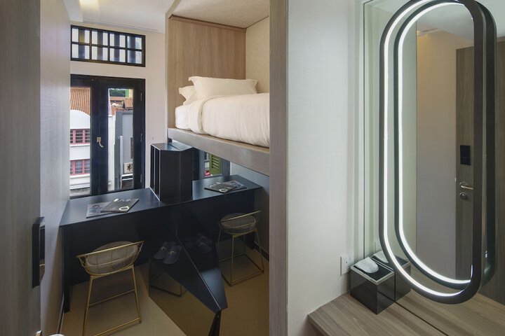 Room 33 of 180