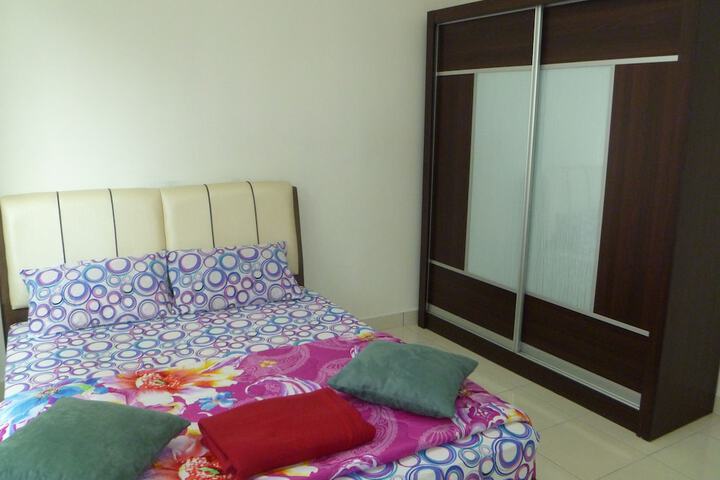 Room 9 of 47