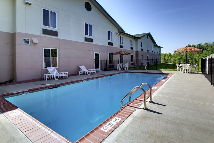 Pool 38 of 65