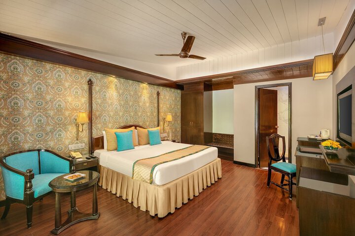 Room 4 of 79