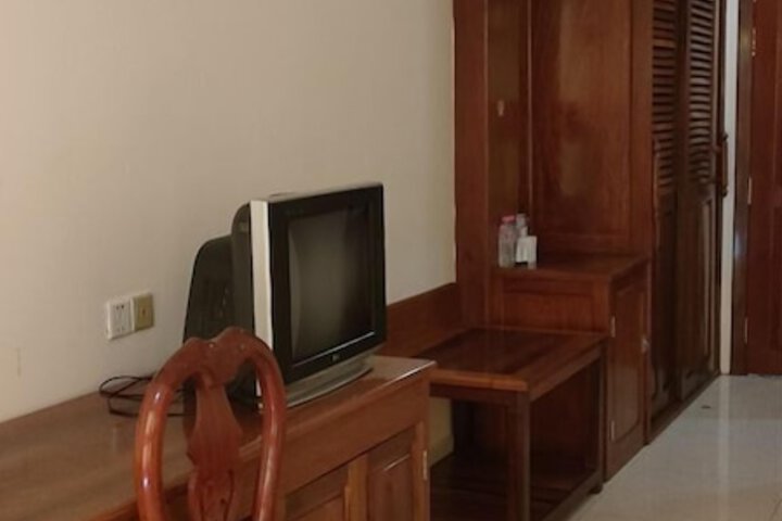 Room 12 of 22