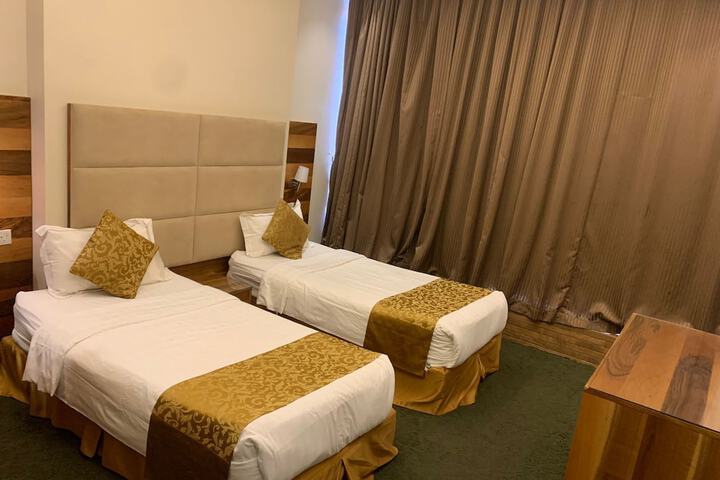 Room 7 of 19