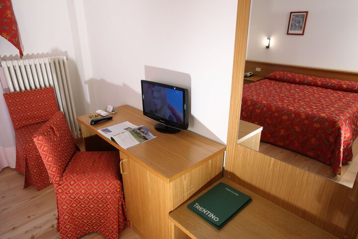 Room 4 of 51