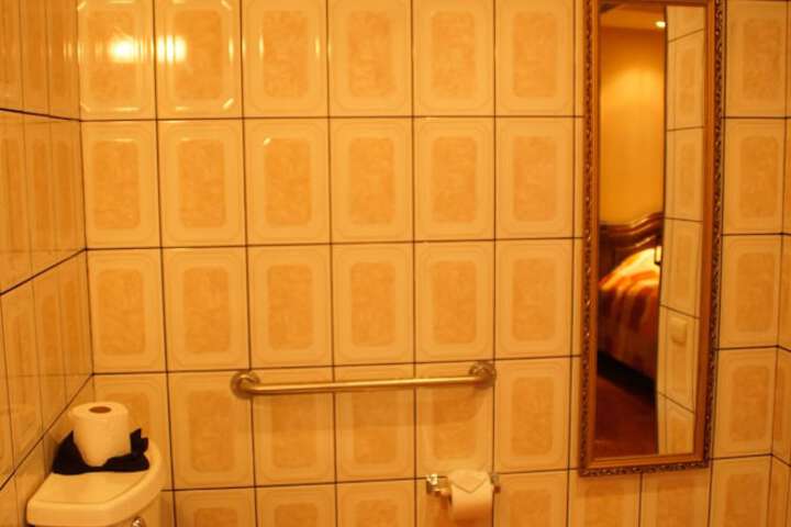 Room 23 of 35
