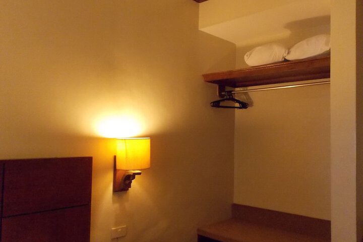 Room 9 of 29