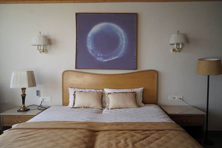 Room 34 of 111
