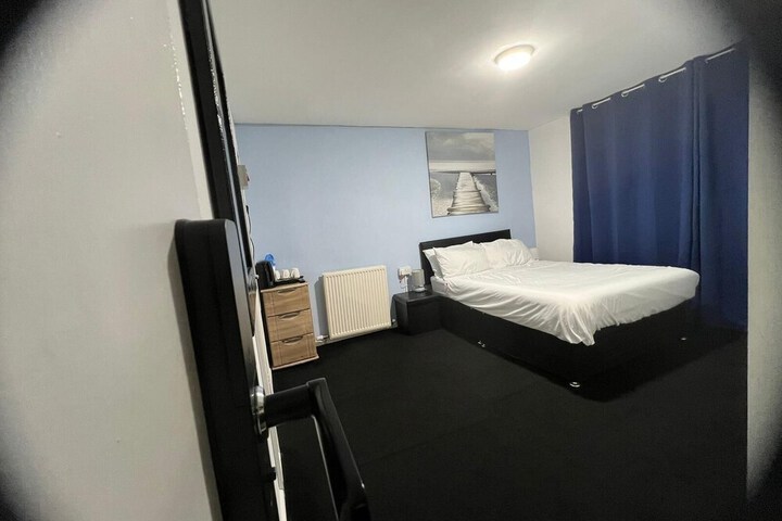 Room 28 of 44