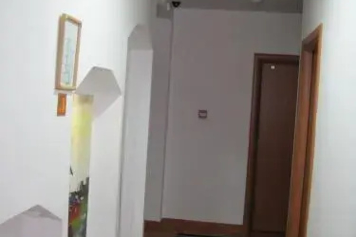 Room 7 of 11