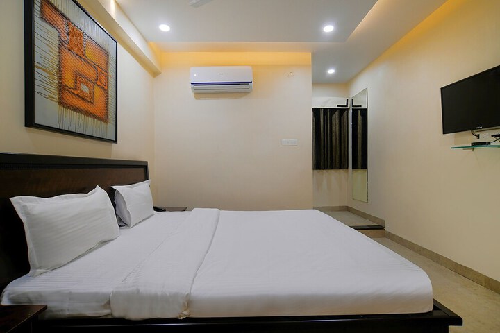 Room 20 of 33