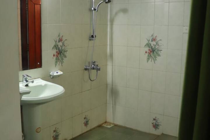 Room 30 of 53