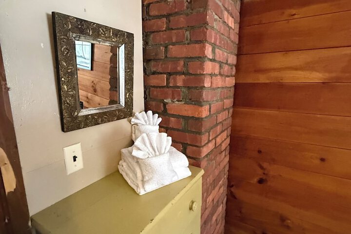 Room 50 of 212