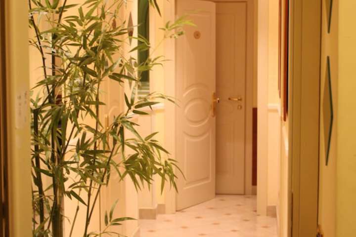 Ballroom/Hall 15 of 16