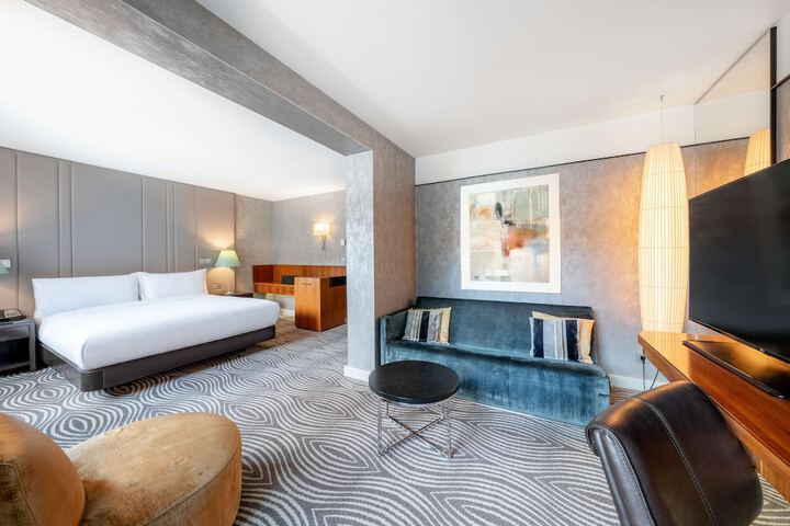 Room 90 of 201