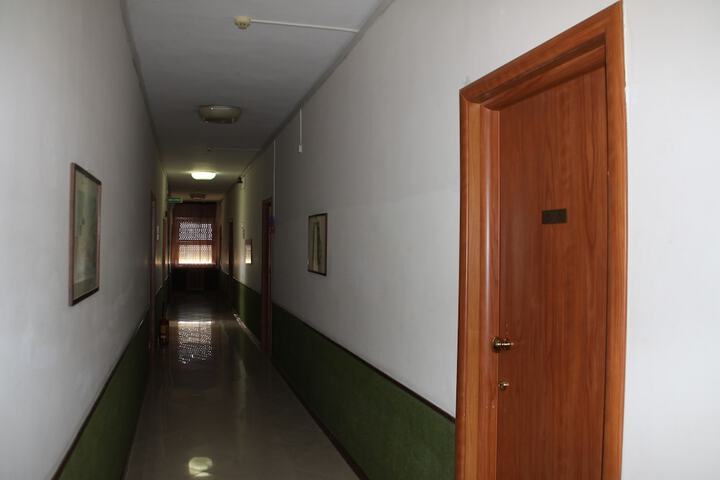 Ballroom/Hall 14 of 17