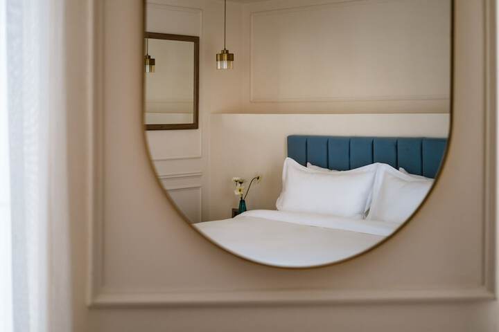 Room 11 of 48