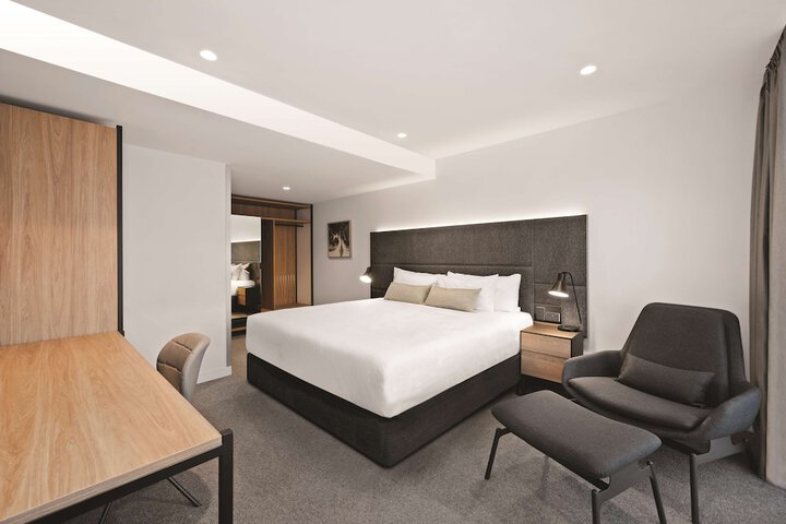 Room 18 of 84