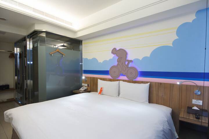 Room 12 of 40