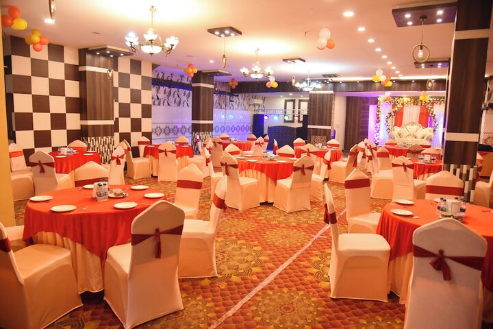 Ballroom/Hall 57 of 70