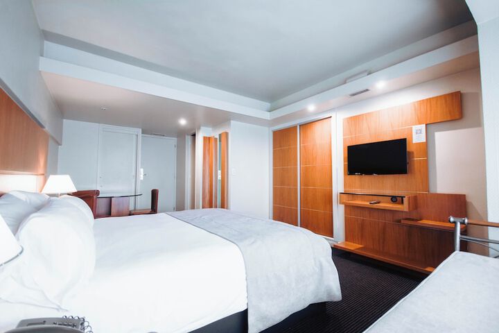 Room 25 of 80
