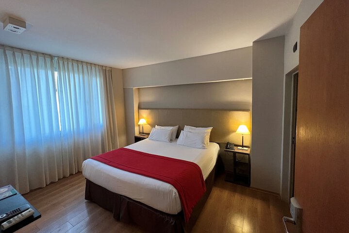 Room 4 of 20