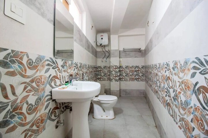 Room 12 of 13