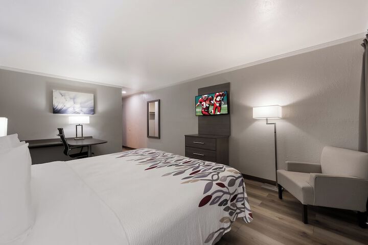 Room 10 of 34