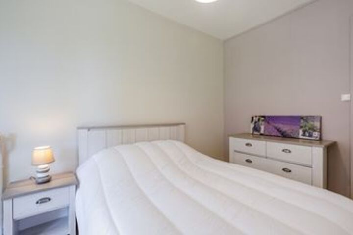 Room 8 of 20