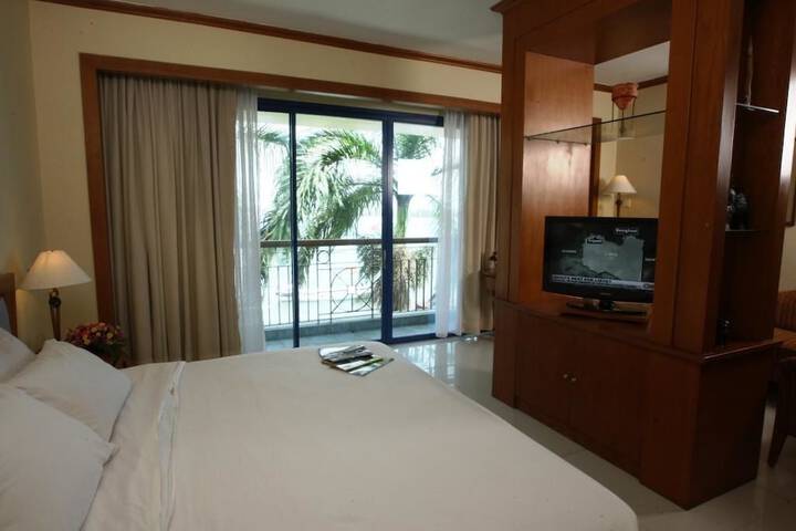 Room 5 of 35