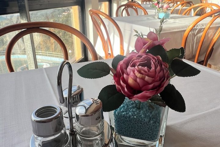 Dining 60 of 102
