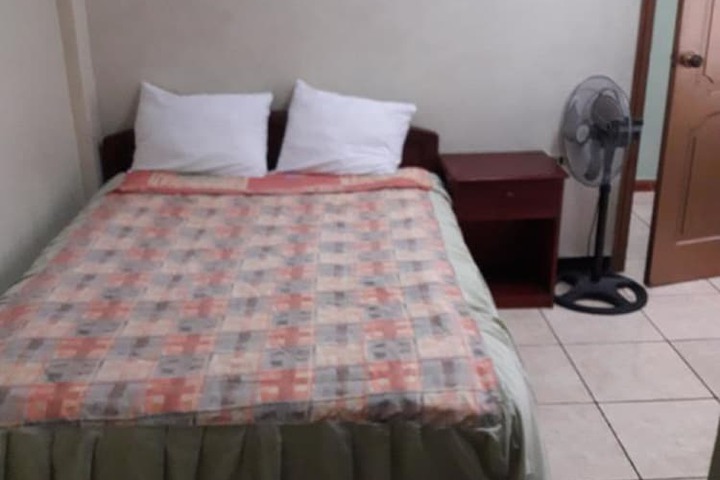 Room 6 of 16