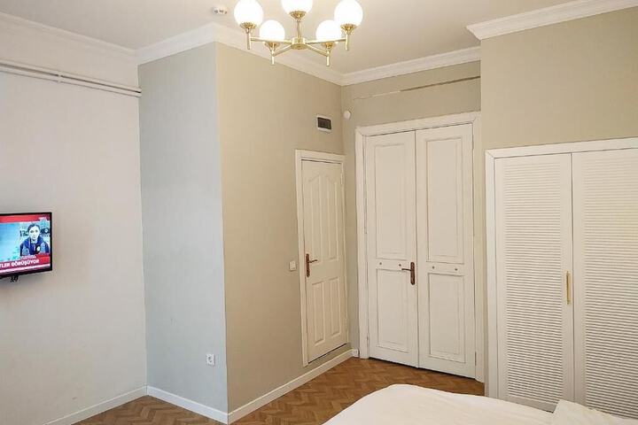 Room 20 of 32