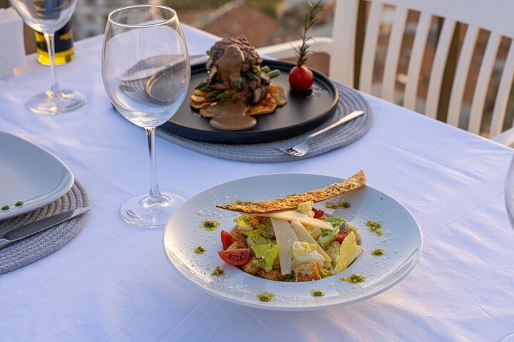 Dining 106 of 128