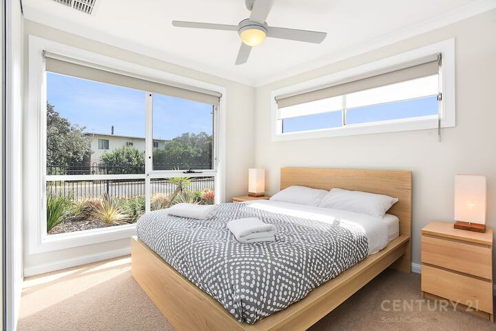 Room 6 of 28