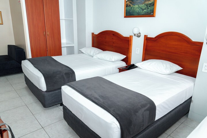 Room 8 of 15
