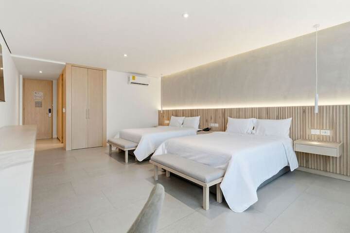 Room 32 of 90