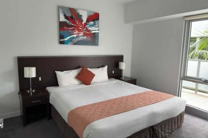 Room 10 of 29