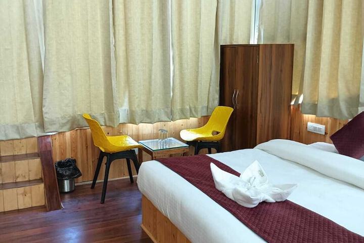 Room 12 of 25
