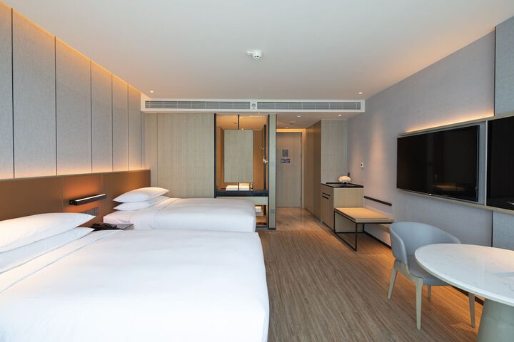 Room 5 of 43