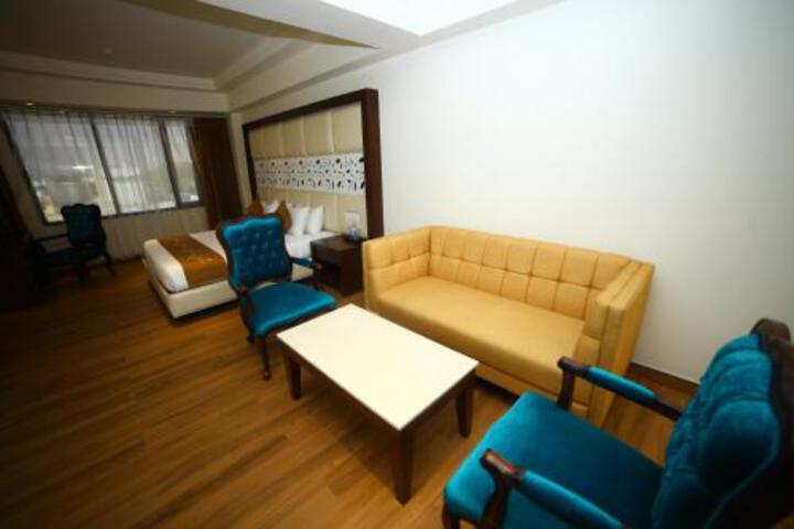 Hotel Three Palms
