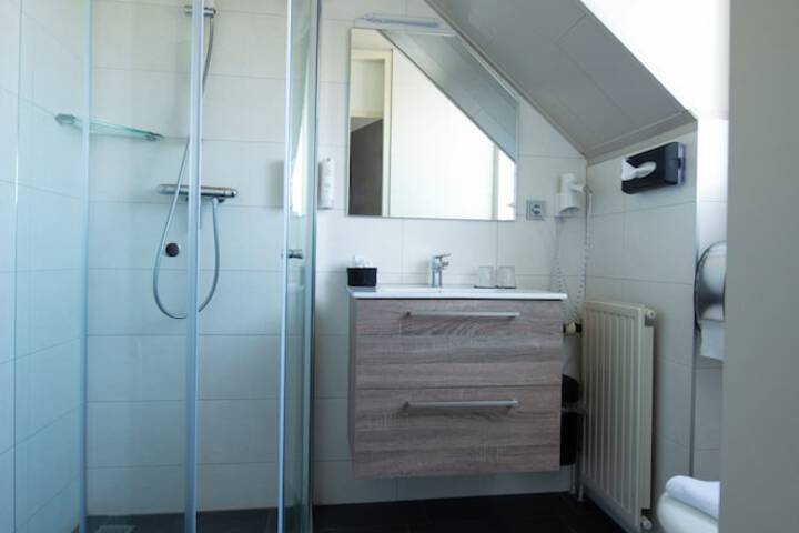 Room 34 of 56