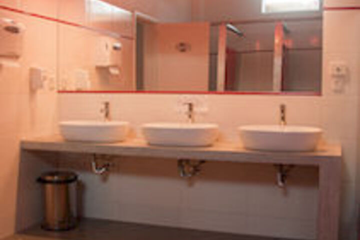 Room 3 of 58