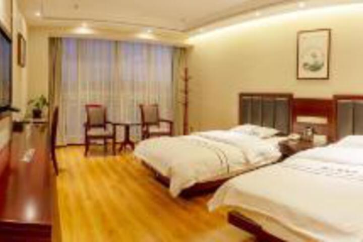 Room 15 of 16