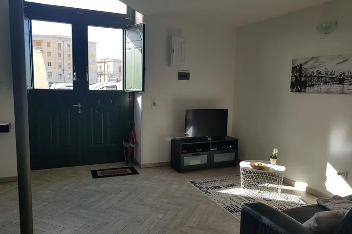 Room 4 of 19